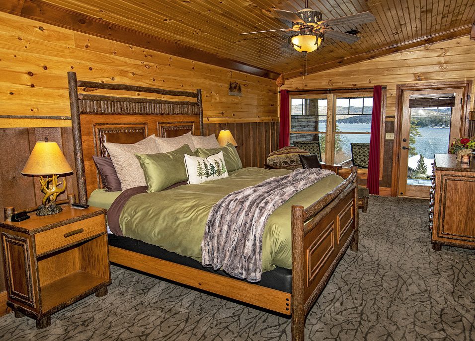 Lake George Log Cabins, Cottages & Accommodations