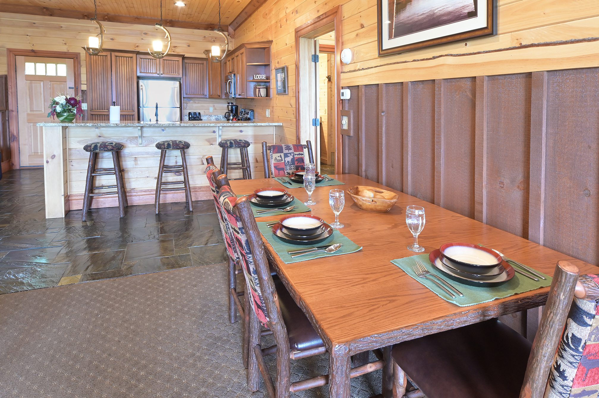 Oak Tree Lodge dining table, breakfast bar, kitchen